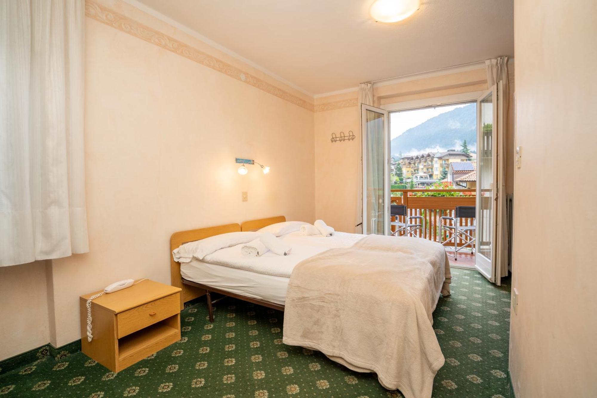 Hotel Europa Molveno Ngoại thất bức ảnh
