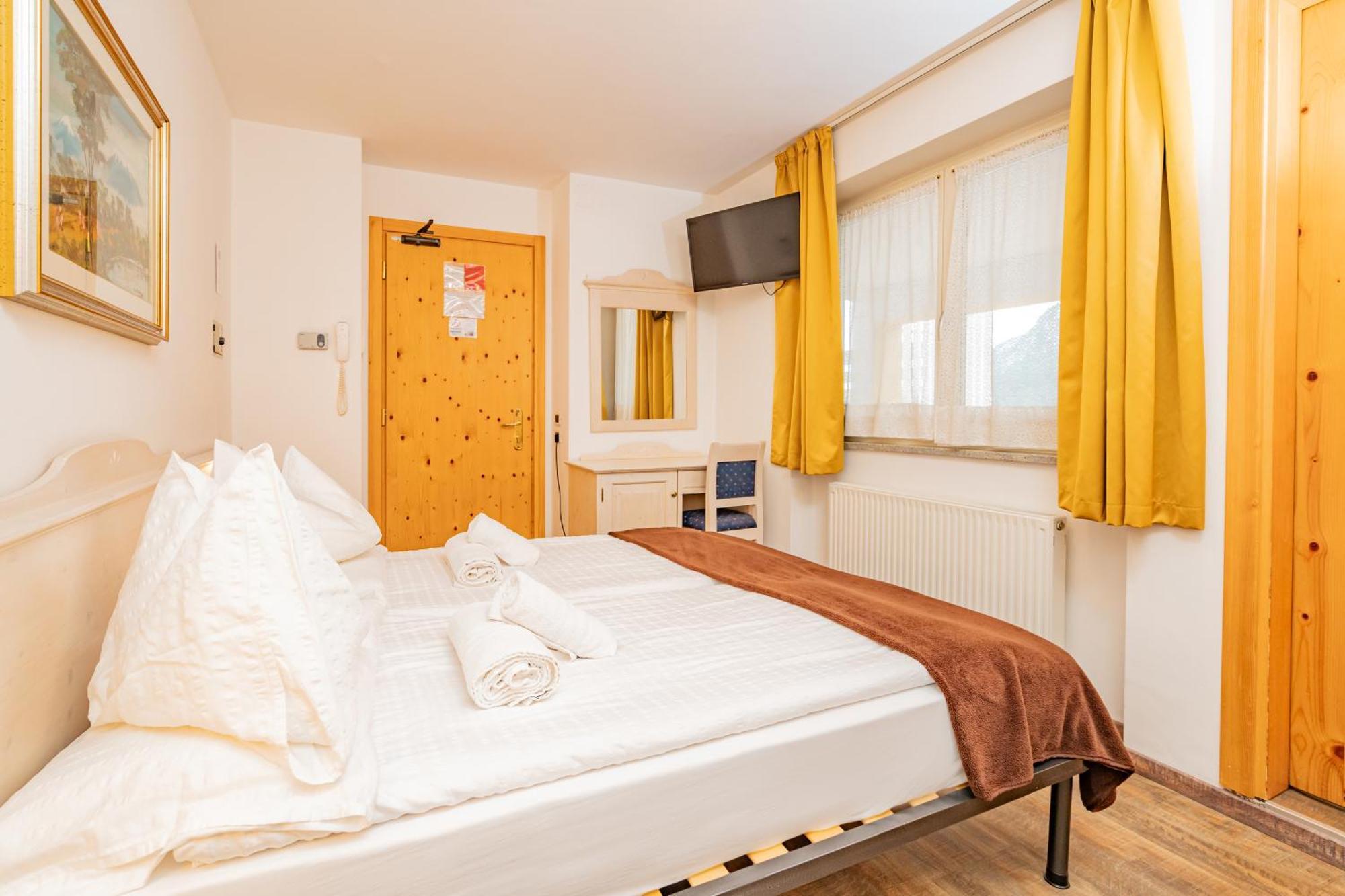 Hotel Europa Molveno Ngoại thất bức ảnh