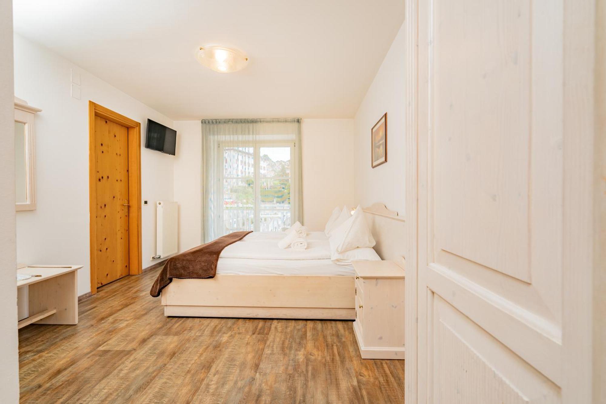 Hotel Europa Molveno Ngoại thất bức ảnh