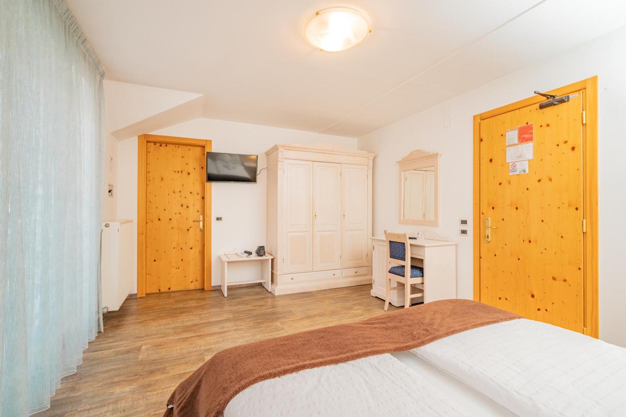 Hotel Europa Molveno Ngoại thất bức ảnh