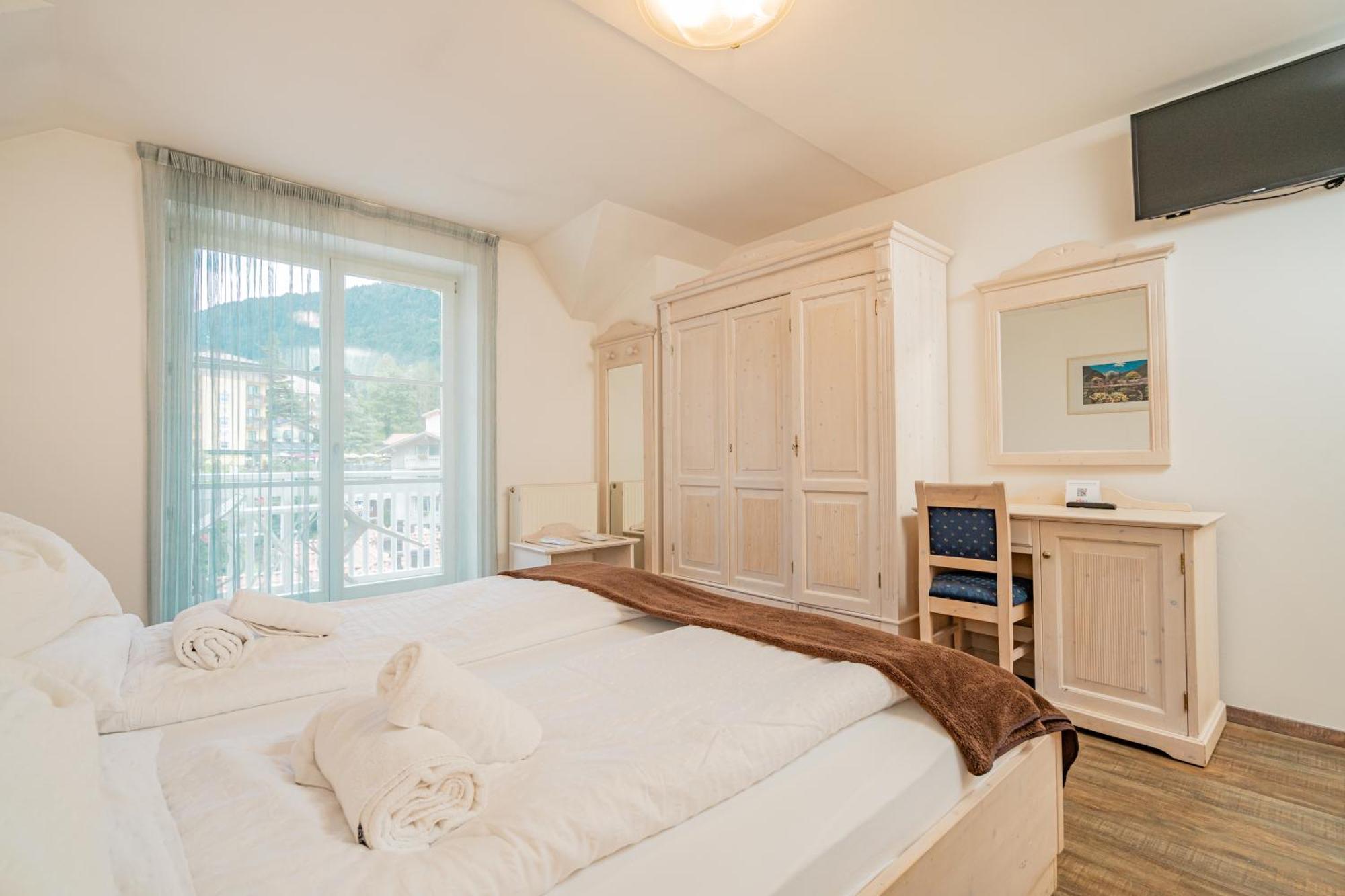 Hotel Europa Molveno Ngoại thất bức ảnh