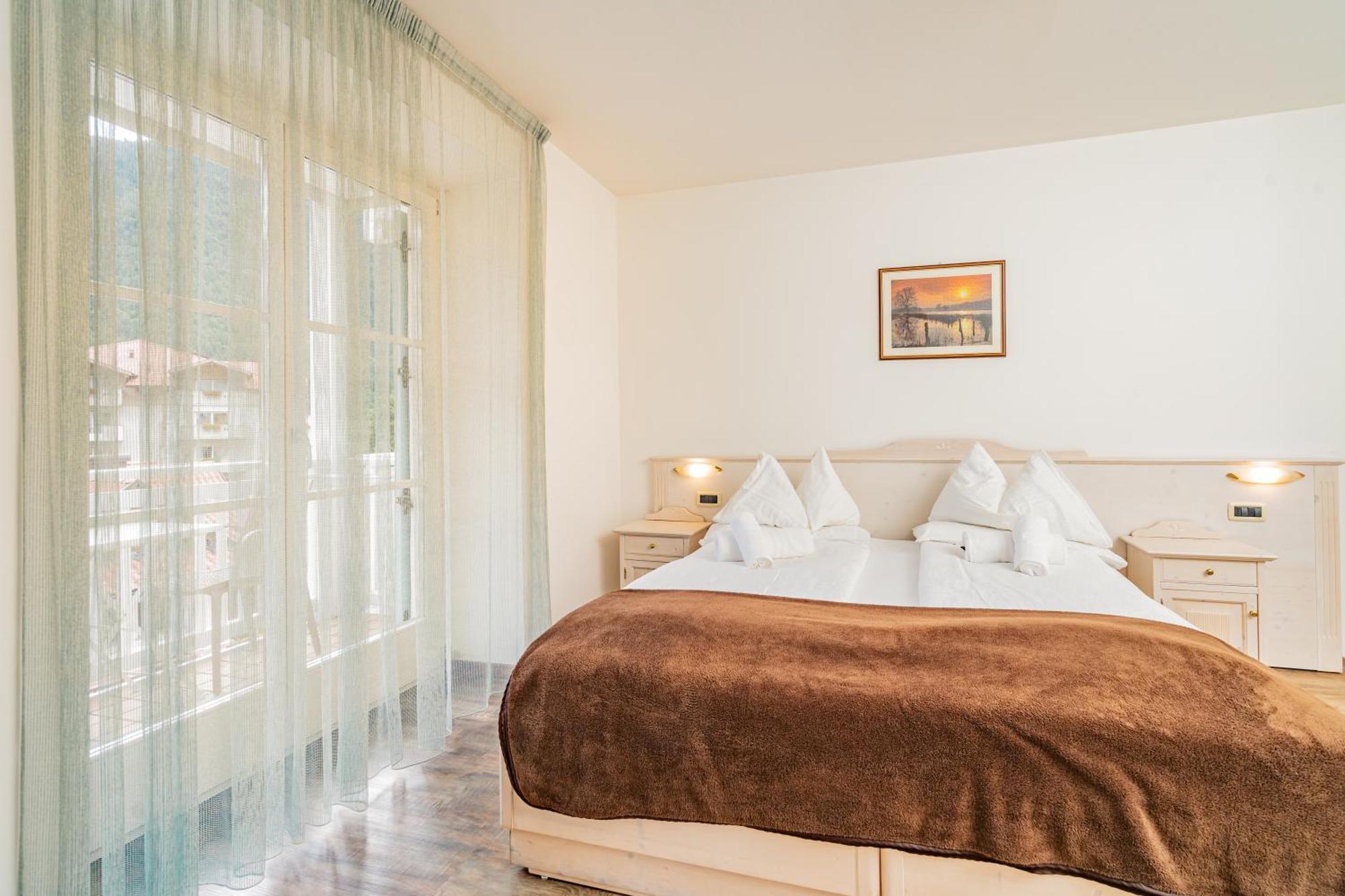 Hotel Europa Molveno Ngoại thất bức ảnh